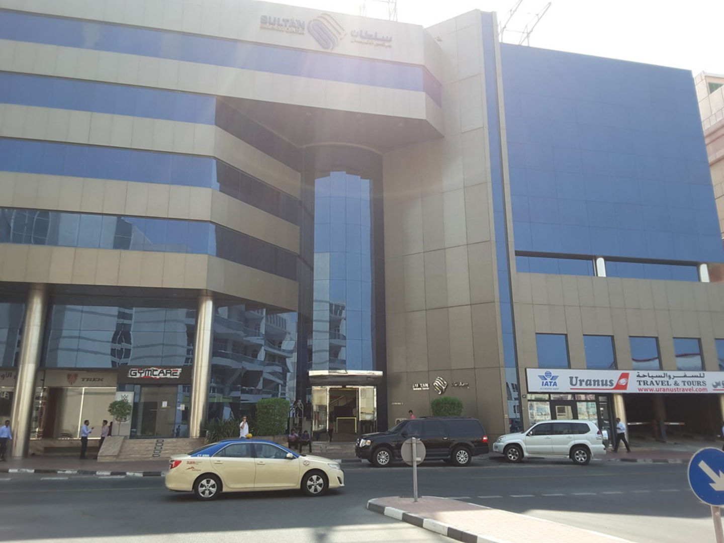 HiDubai-business-class-world-wide-luxury-car-transport-vehicle-services-car-rental-services-oud-metha-dubai