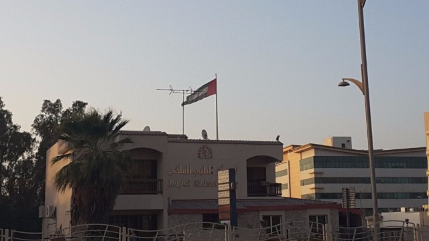 HiDubai-business-royal-medical-centre-beauty-wellness-health-hospitals-clinics-al-bada-dubai-2