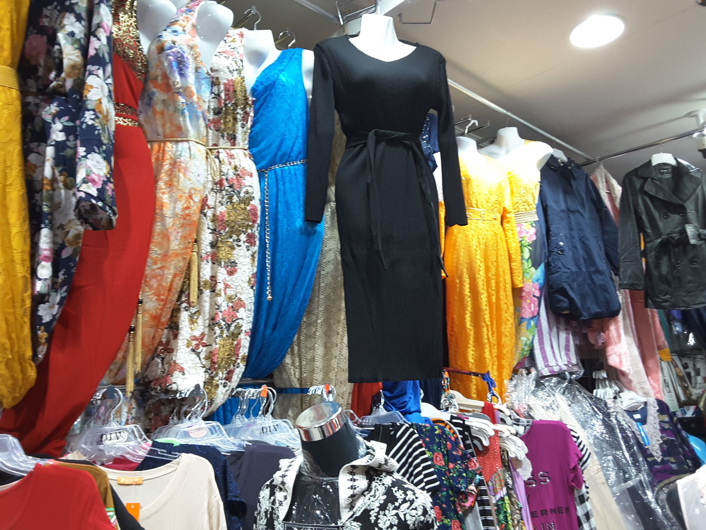 HiDubai-business-ahmed-mohd-abdul-khaliq-readymade-garments-shopping-apparel-naif-dubai-2