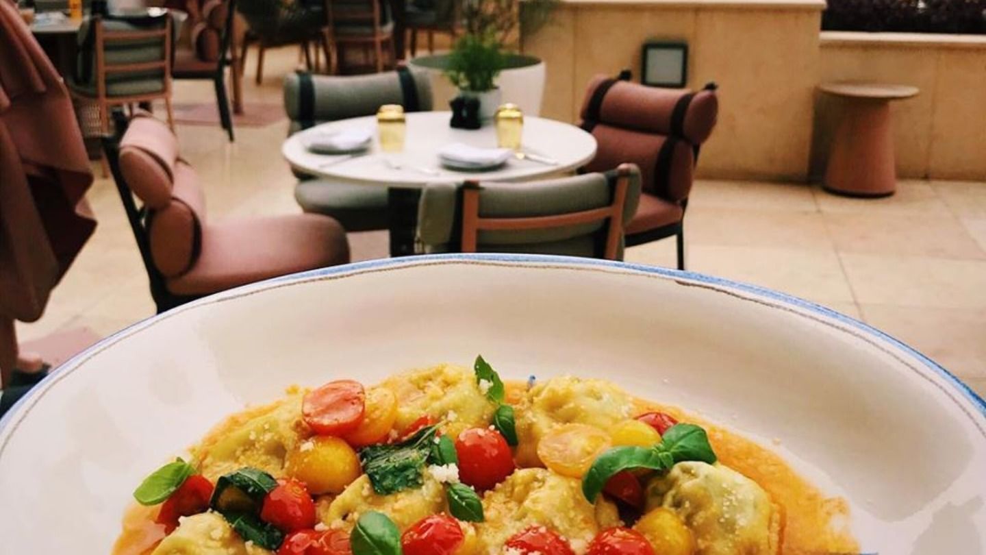 HiDubai-business-bellavista-restaurant-food-beverage-restaurants-bars-dubai-marina-marsa-dubai-dubai-2