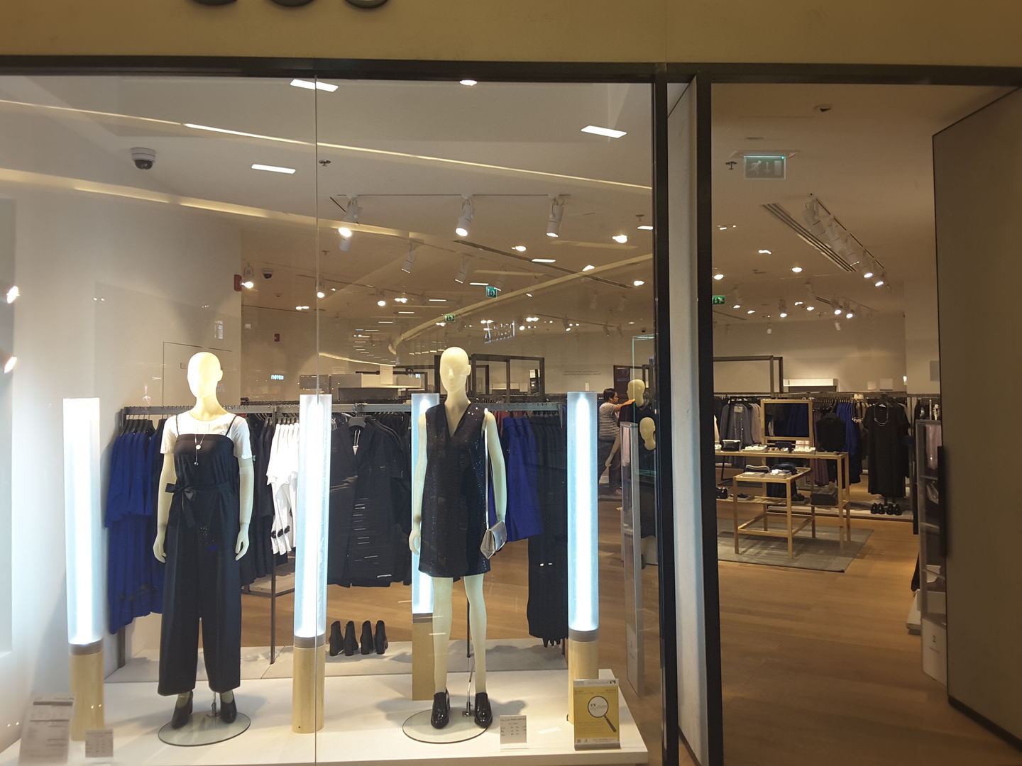 HiDubai-business-cos-shopping-apparel-dubai-marina-marsa-dubai-dubai-2