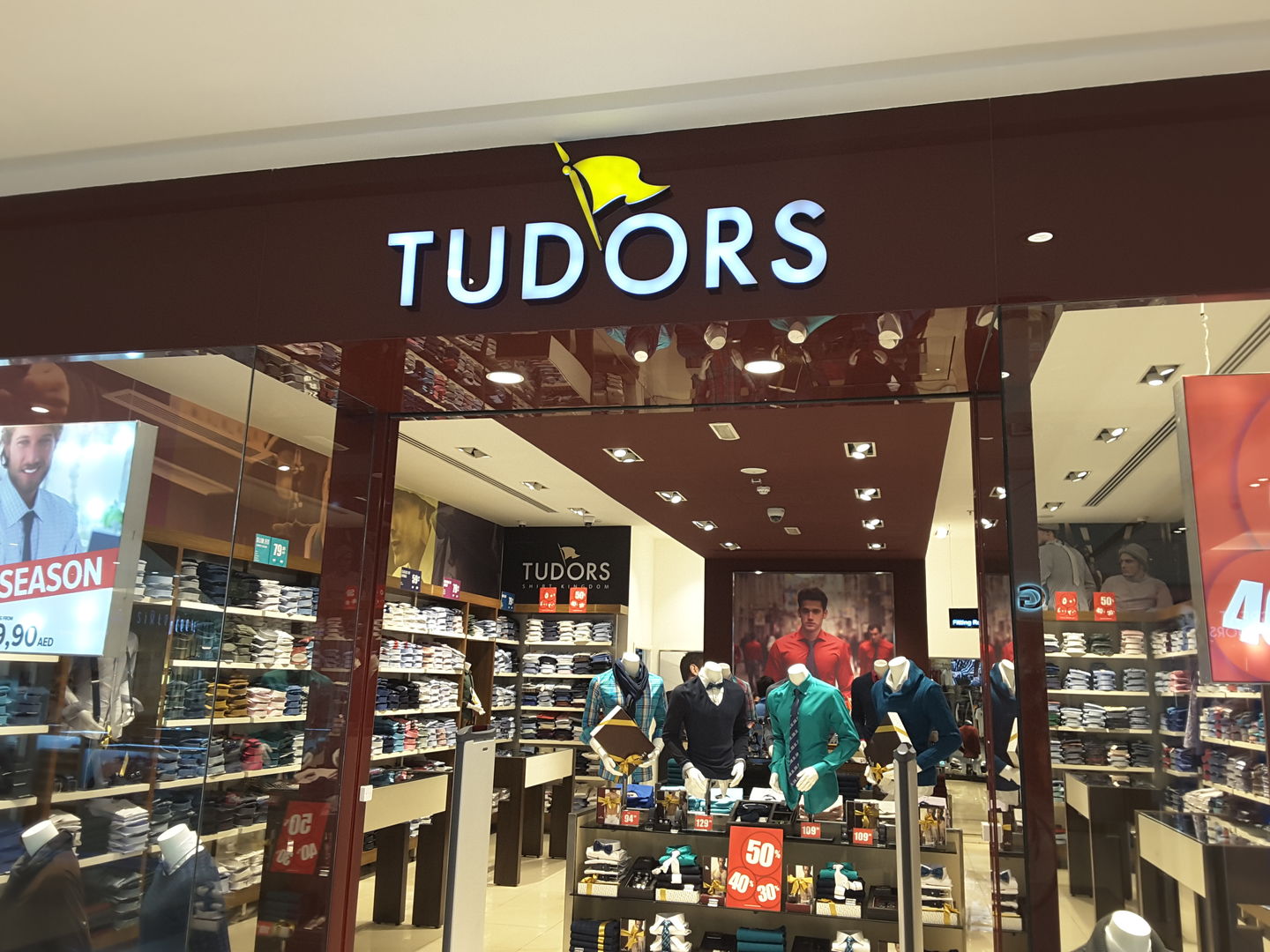 HiDubai-business-tudors-shopping-apparel-al-shindagha-dubai-2