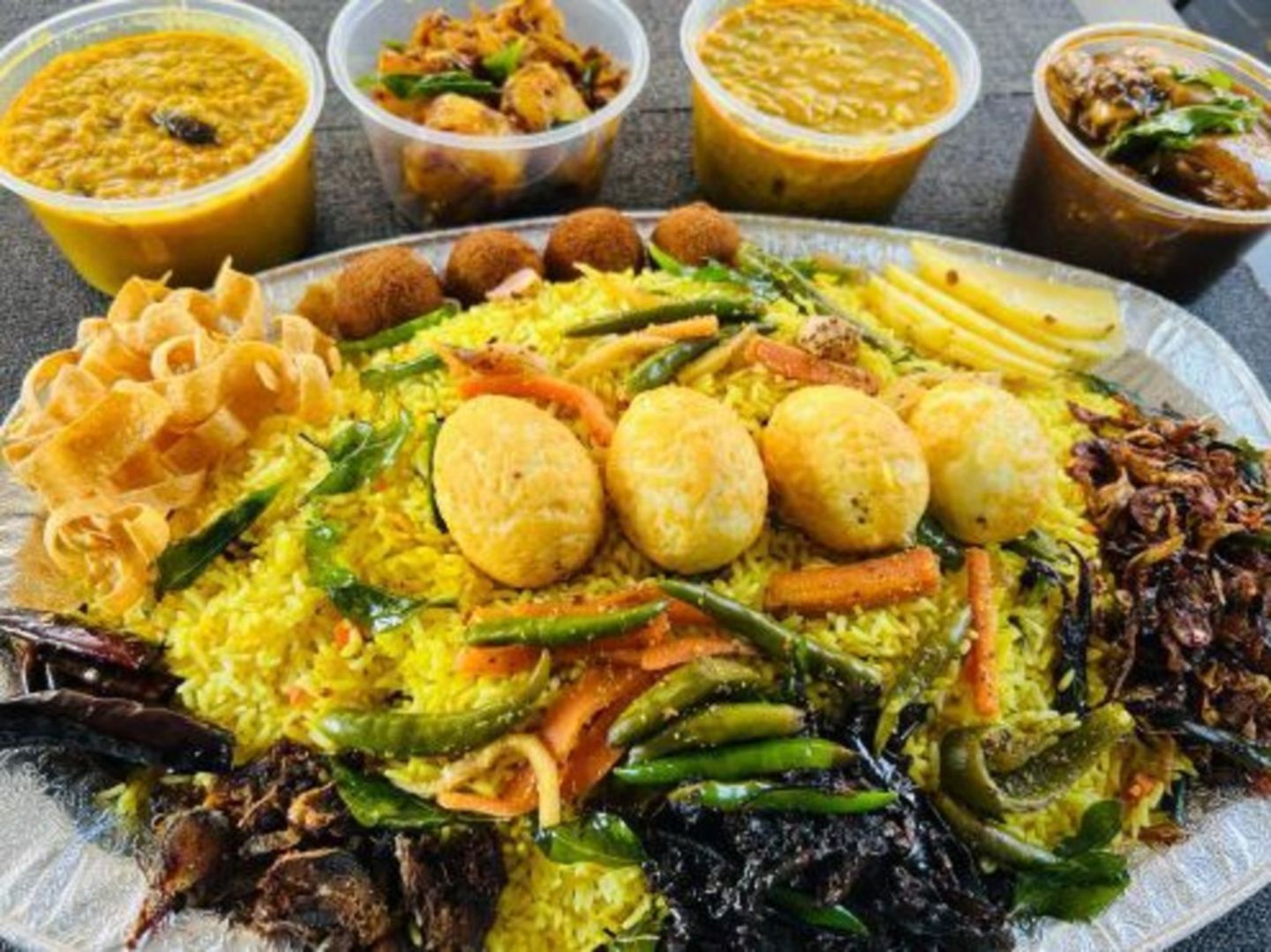 HiDubai-business-golden-asian-restaurant-food-beverage-restaurants-bars-al-jafiliya-dubai