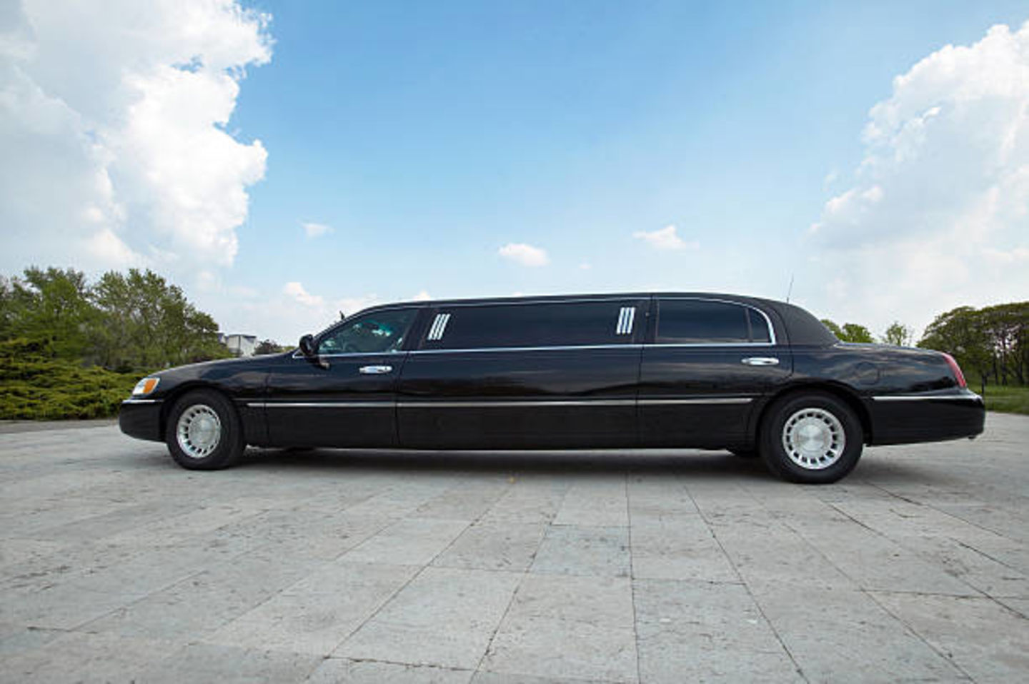 HiDubai-business-tee-jay-limousine-hotels-tourism-car-rental-services-al-quoz-1-dubai