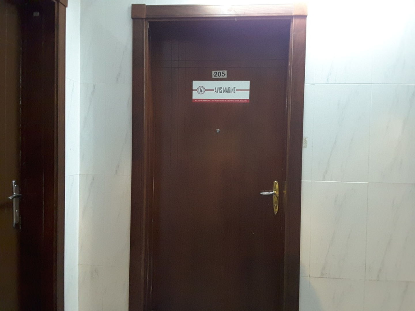 HiDubai-business-avis-marine-shipping-logistics-shelving-warehousing-services-hor-al-anz-dubai-2