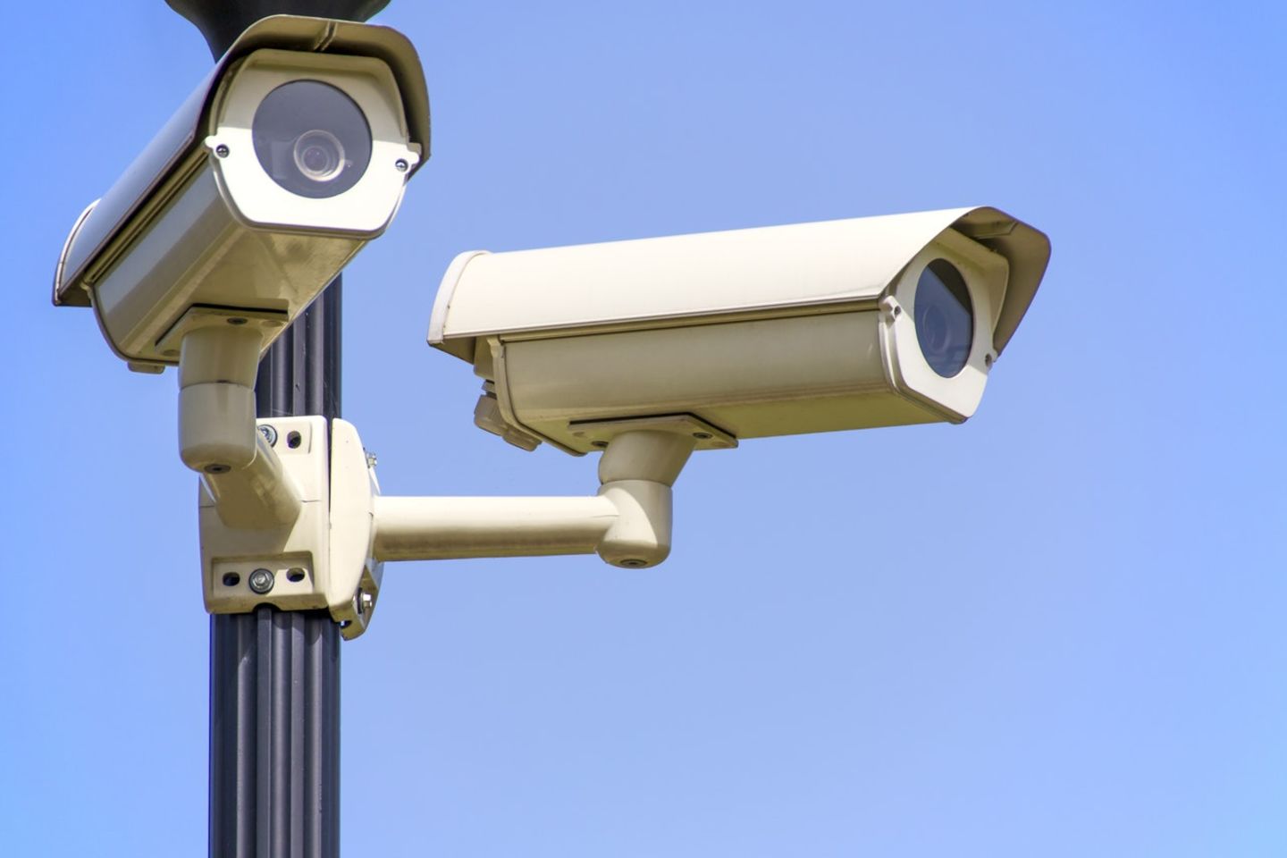HiDubai-business-krishcom-satelite-equipment-trading-installation-b2b-services-safety-security-al-karama-dubai-2