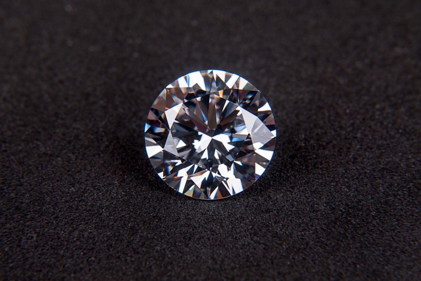 HiDubai-business-ashy-diamonds-b2b-services-distributors-wholesalers-jumeirah-lake-towers-al-thanyah-5-dubai