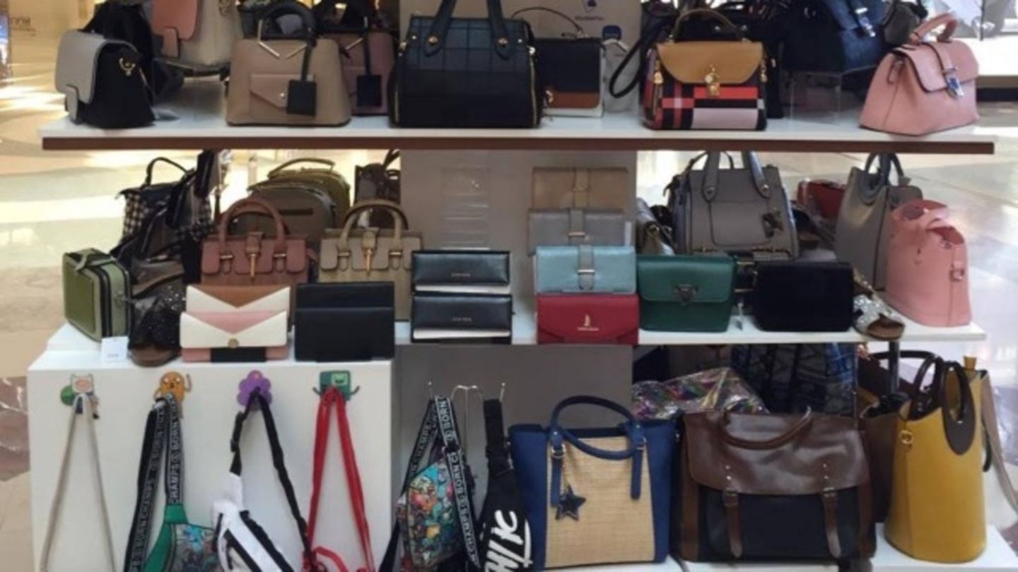 HiDubai-business-rup-art-shopping-footwear-mankhool-dubai