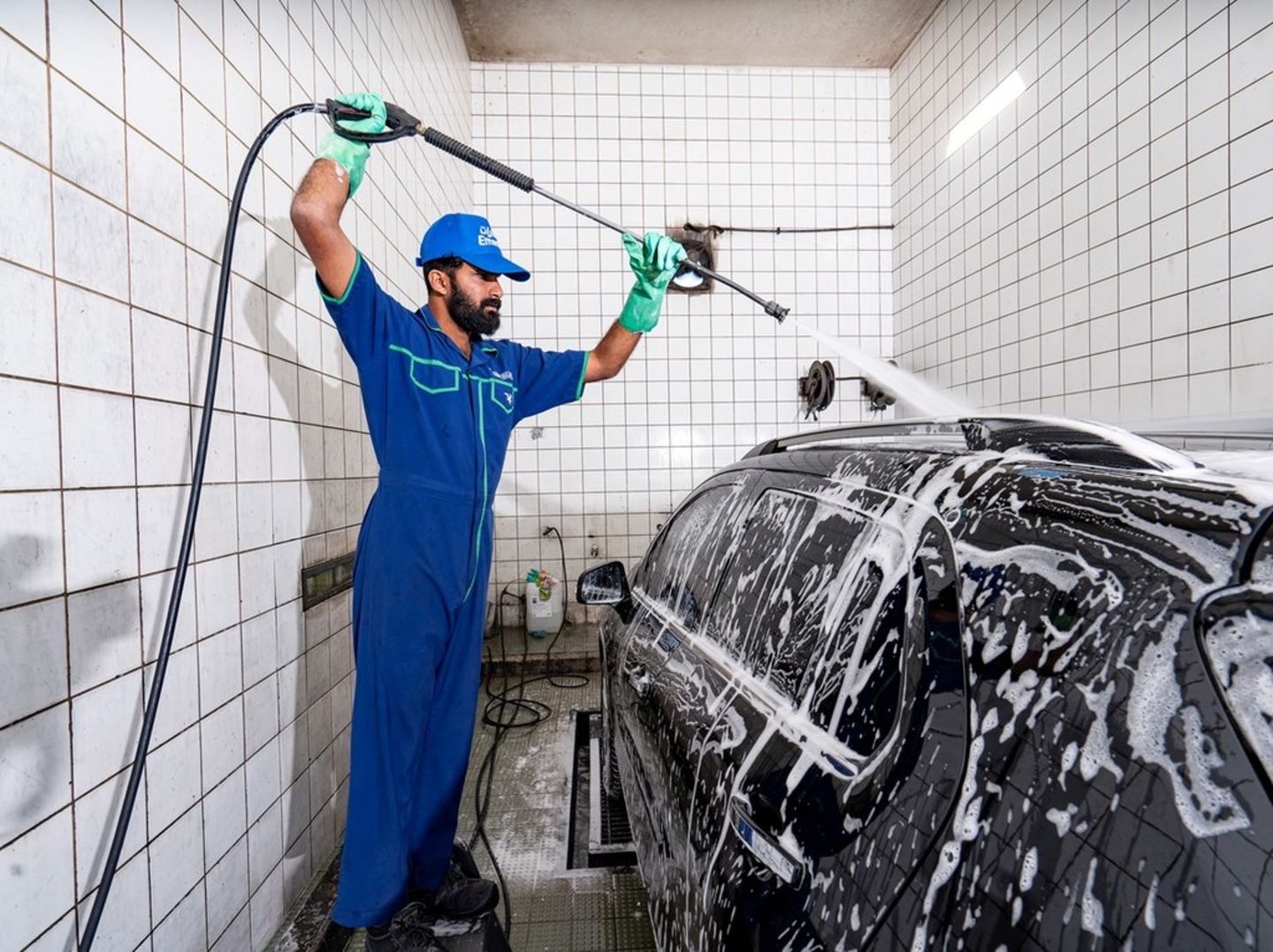 HiDubai-business-emarat-car-wash-e6865-ibn-battuta-transport-vehicle-services-fuel-stations-car-wash-ibn-batuta-jebel-ali-1-dubai