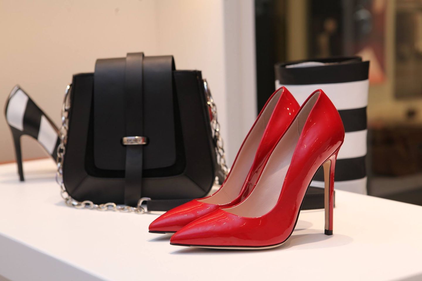 HiDubai-business-prestige-future-trading-shopping-footwear-al-wasl-dubai-2