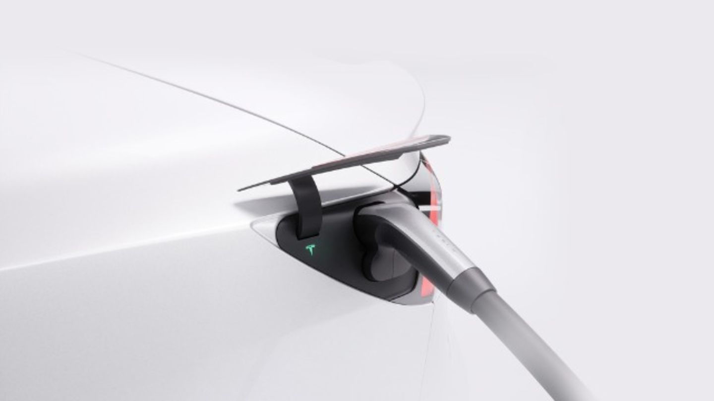 HiDubai-business-tesla-charging-station-transport-vehicle-services-fuel-stations-car-wash-jumeirah-beach-residence-marsa-dubai-dubai-3