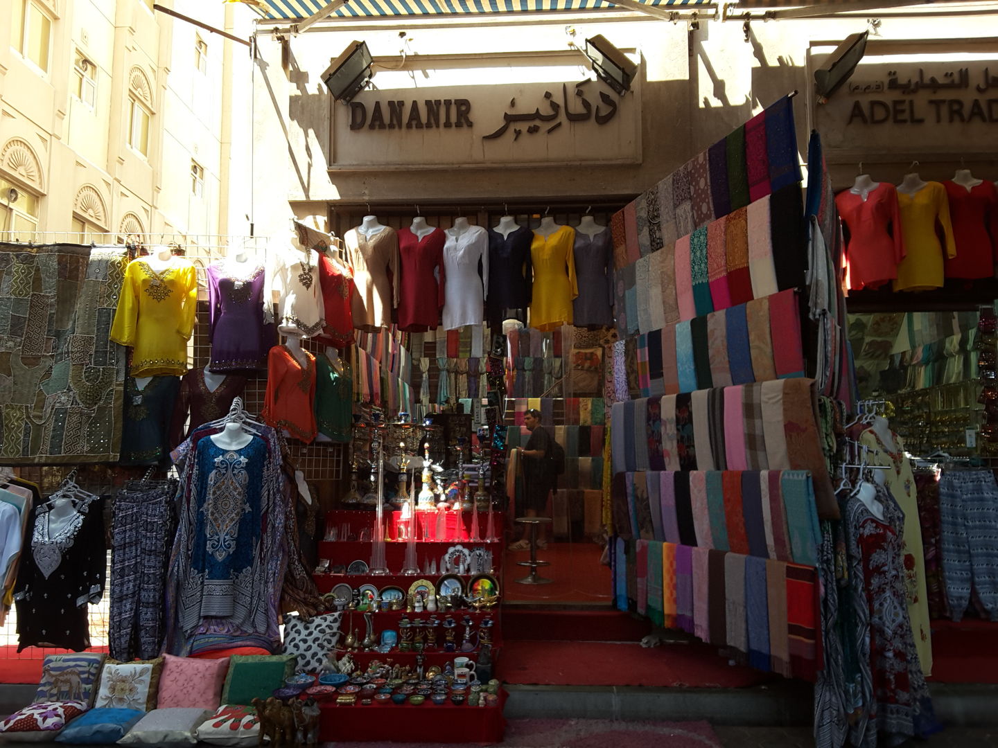 HiDubai-business-dananir-shopping-apparel-meena-bazar-al-souq-al-kabeer-dubai-2