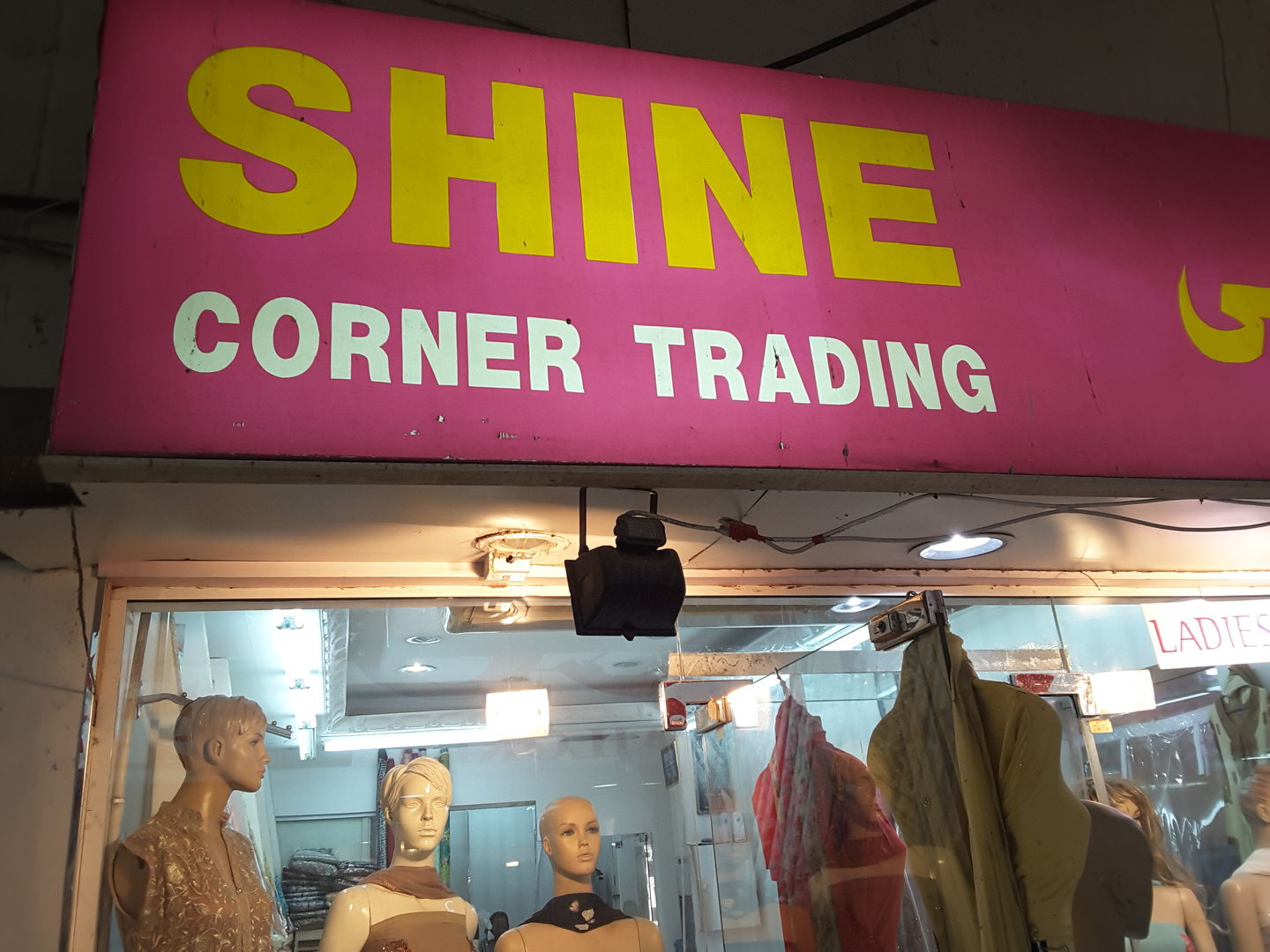 HiDubai-business-shine-corner-trading-shopping-apparel-meena-bazar-al-souq-al-kabeer-dubai-2