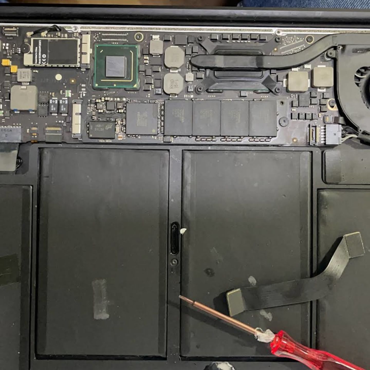 HiDubai-business-apple-service-center-b2b-services-it-services-business-bay-dubai