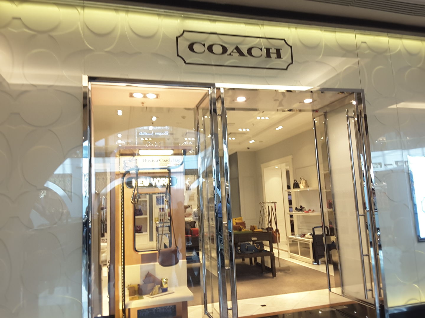 HiDubai-business-coach-shopping-fashion-accessories-al-barsha-1-dubai-2