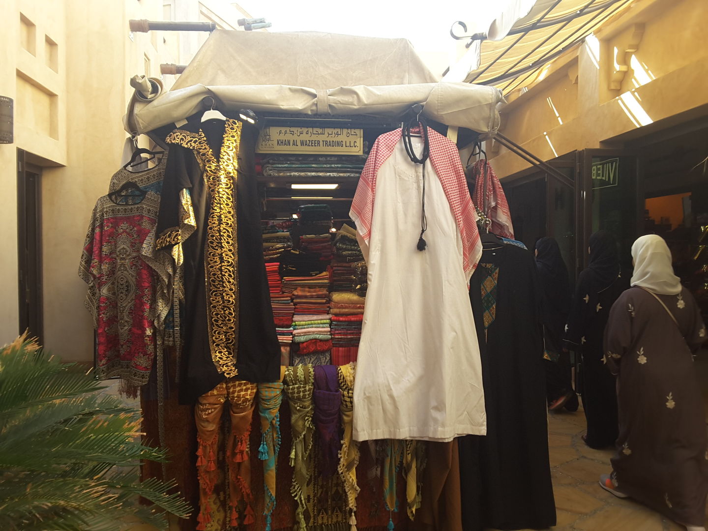 HiDubai-business-khan-al-wazeer-shopping-apparel-jumeirah-3-dubai-2