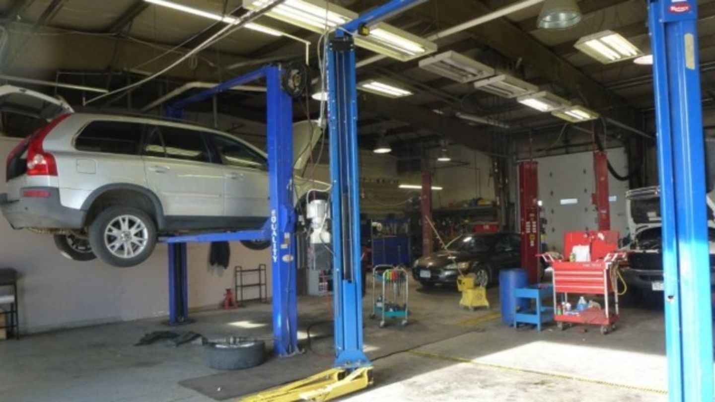 Star Square Deal Motors(Car Assistance & Repair) in Al Quoz Industrial