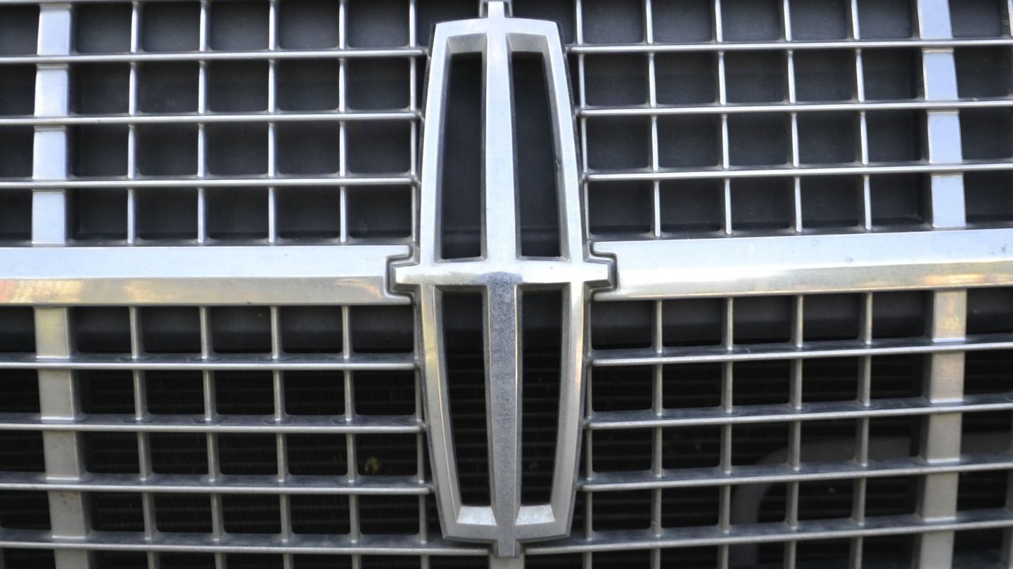 HiDubai-business-al-tayer-motors-lincoln-service-center-transport-vehicle-services-car-showrooms-service-centres-al-quoz-industrial-1-dubai-2