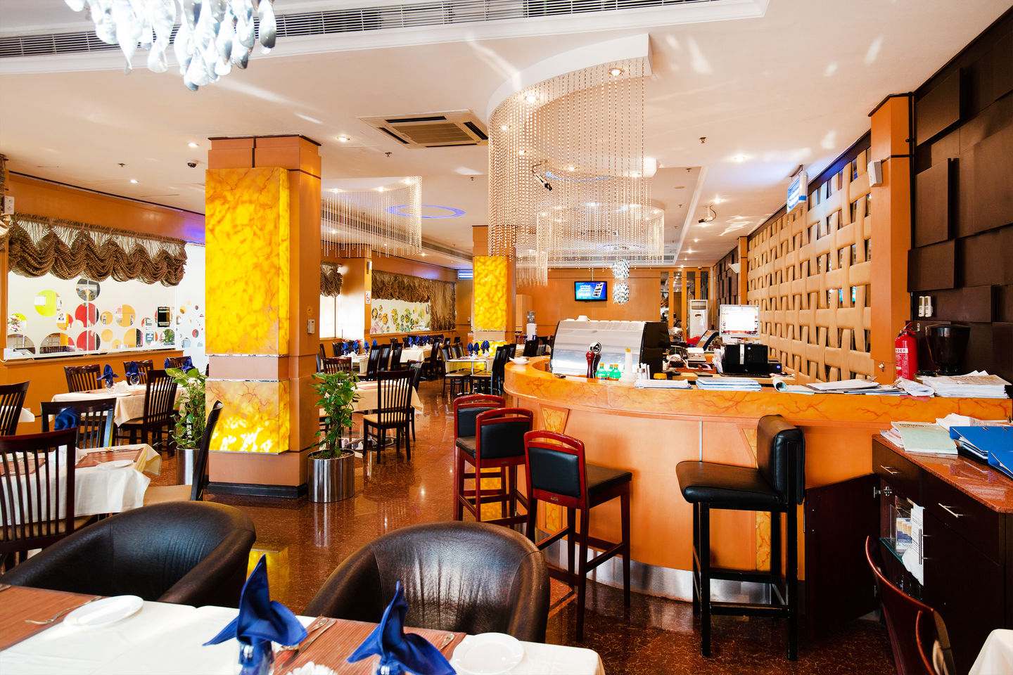 HiDubai-business-d-promenade-restaurant-food-beverage-restaurants-bars-al-raffa-al-raffa-dubai-2