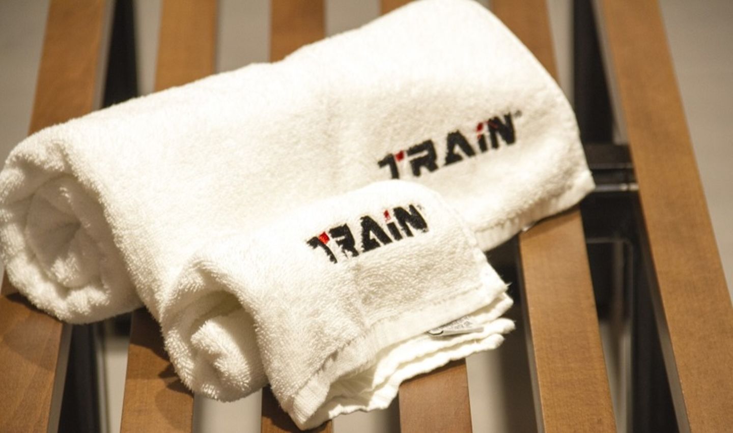 HiDubai-business-train-sports-fitness-gyms-fitness-centres-pools-jumeirah-1-dubai