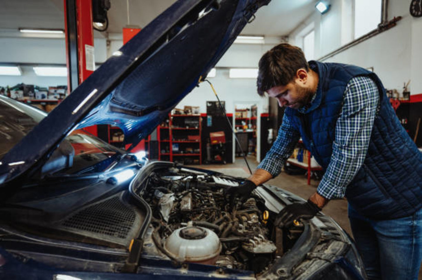 HiDubai-business-amal-aljazeera-auto-mechanical-repair-transport-vehicle-services-car-assistance-repair-al-khabaisi-dubai