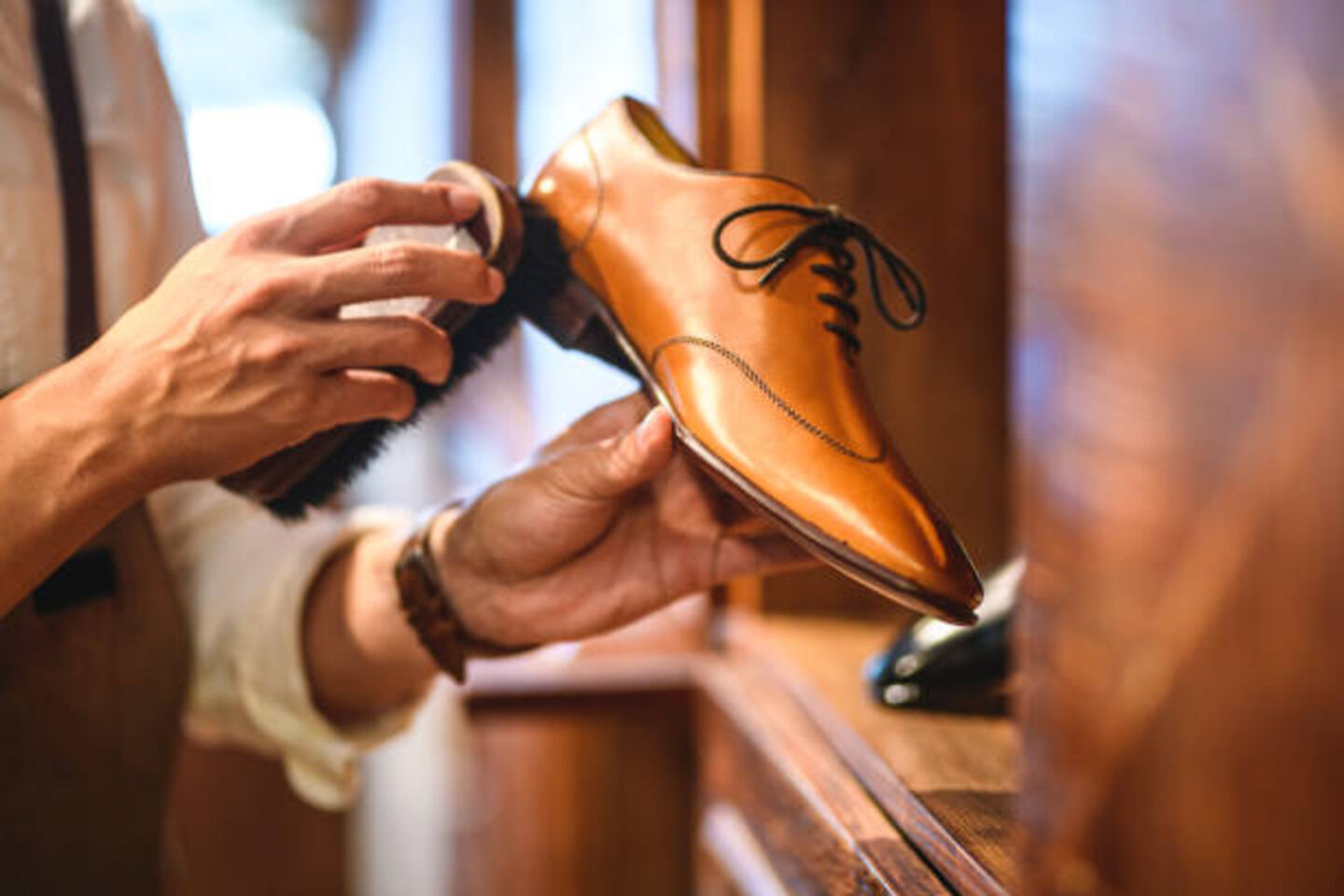 HiDubai-business-ndust-shoe-repairs-home-shoe-bag-repair-al-barsha-1-dubai