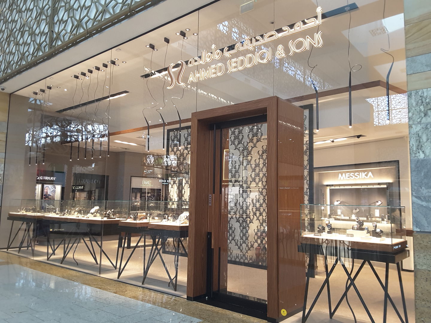 HiDubai-business-ahmed-seddiqi-sons-shopping-watches-eyewear-mirdif-dubai-2