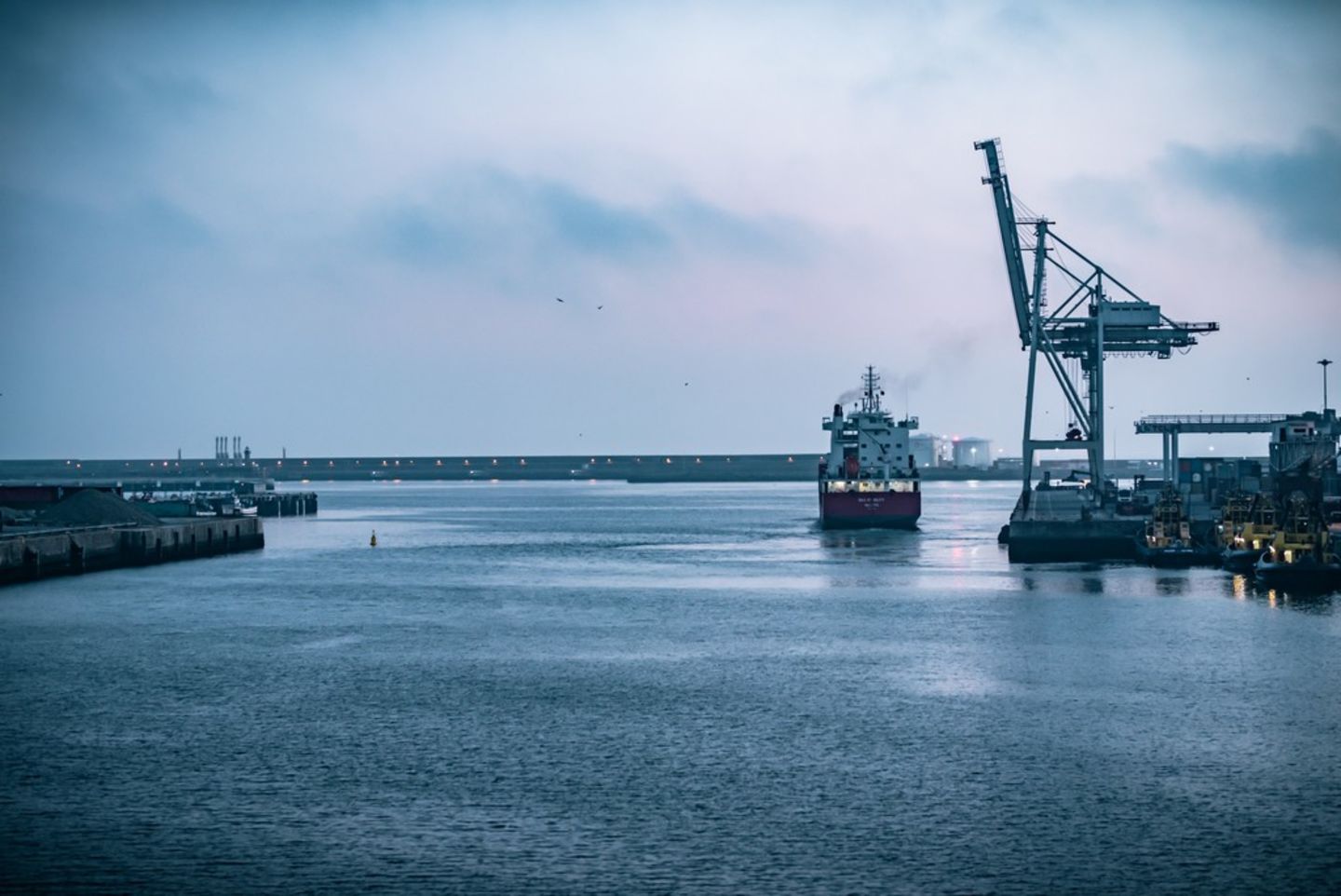 HiDubai-business-al-bahar-international-shipping-shipping-logistics-shipping-oud-metha-dubai