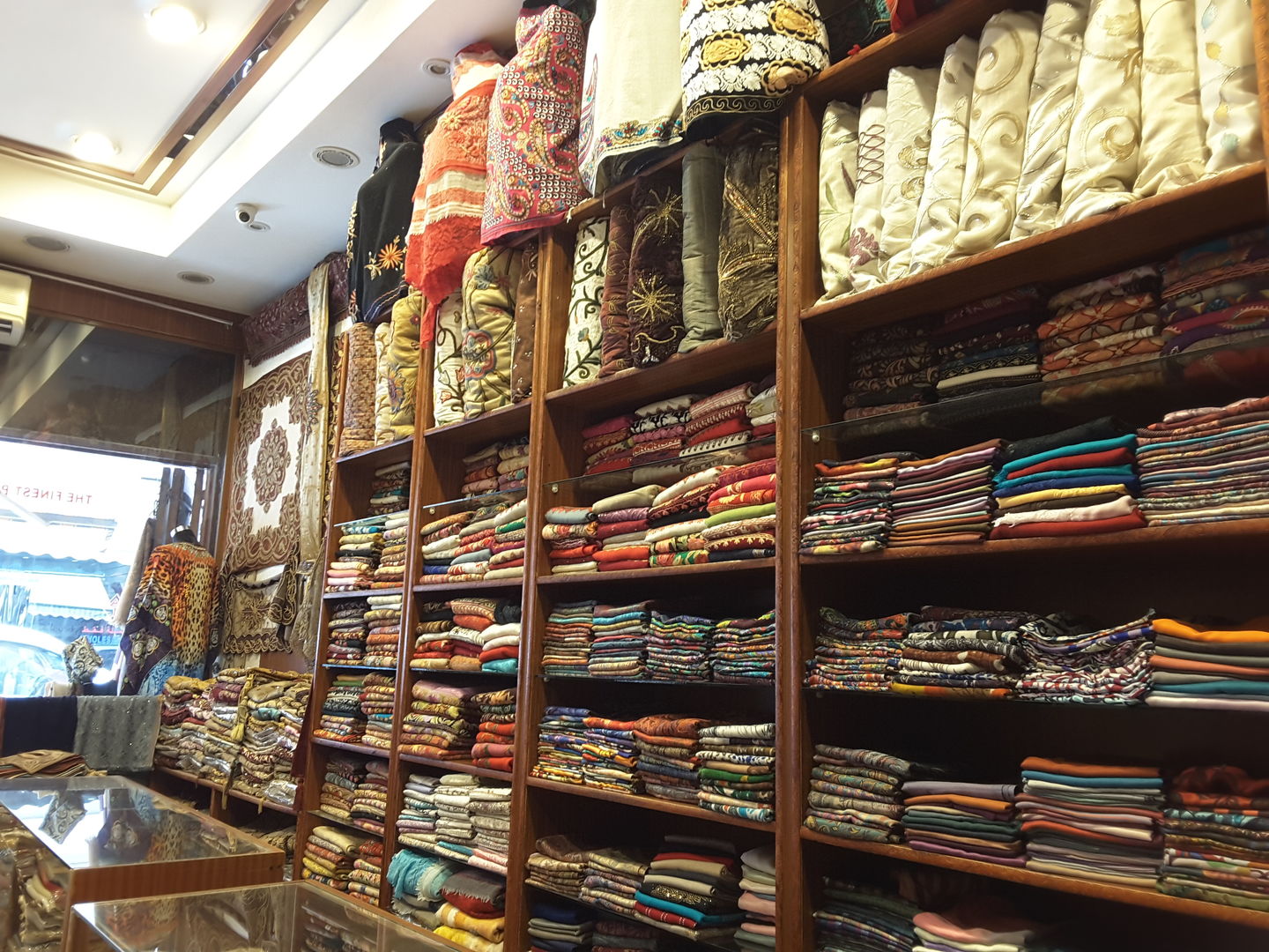 HiDubai-business-s-s-shawls-b2b-services-distributors-wholesalers-al-ras-dubai-2