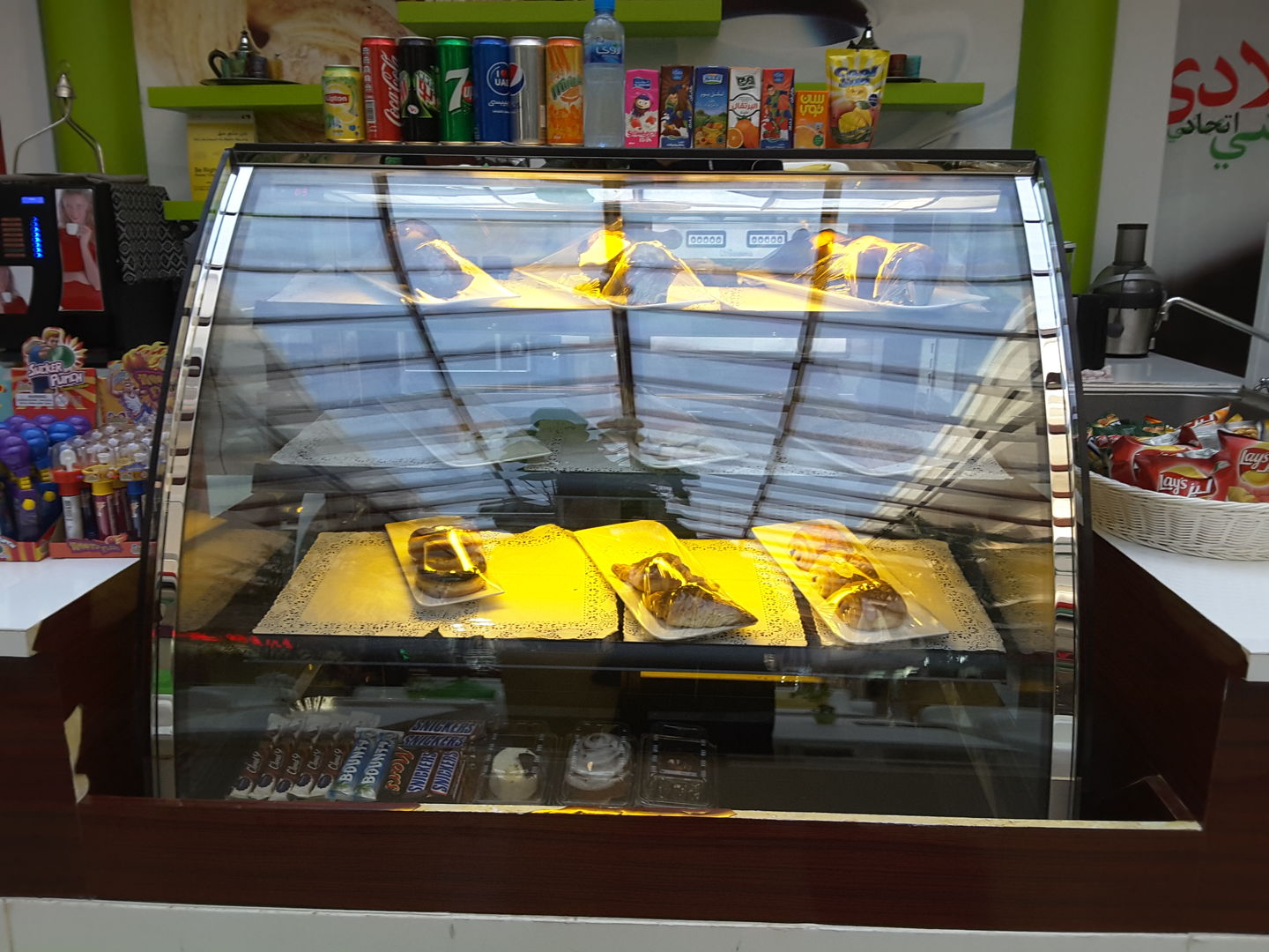 HiDubai-business-green-corner-cafe-cafeteria-food-beverage-coffee-shops-mirdif-dubai-2