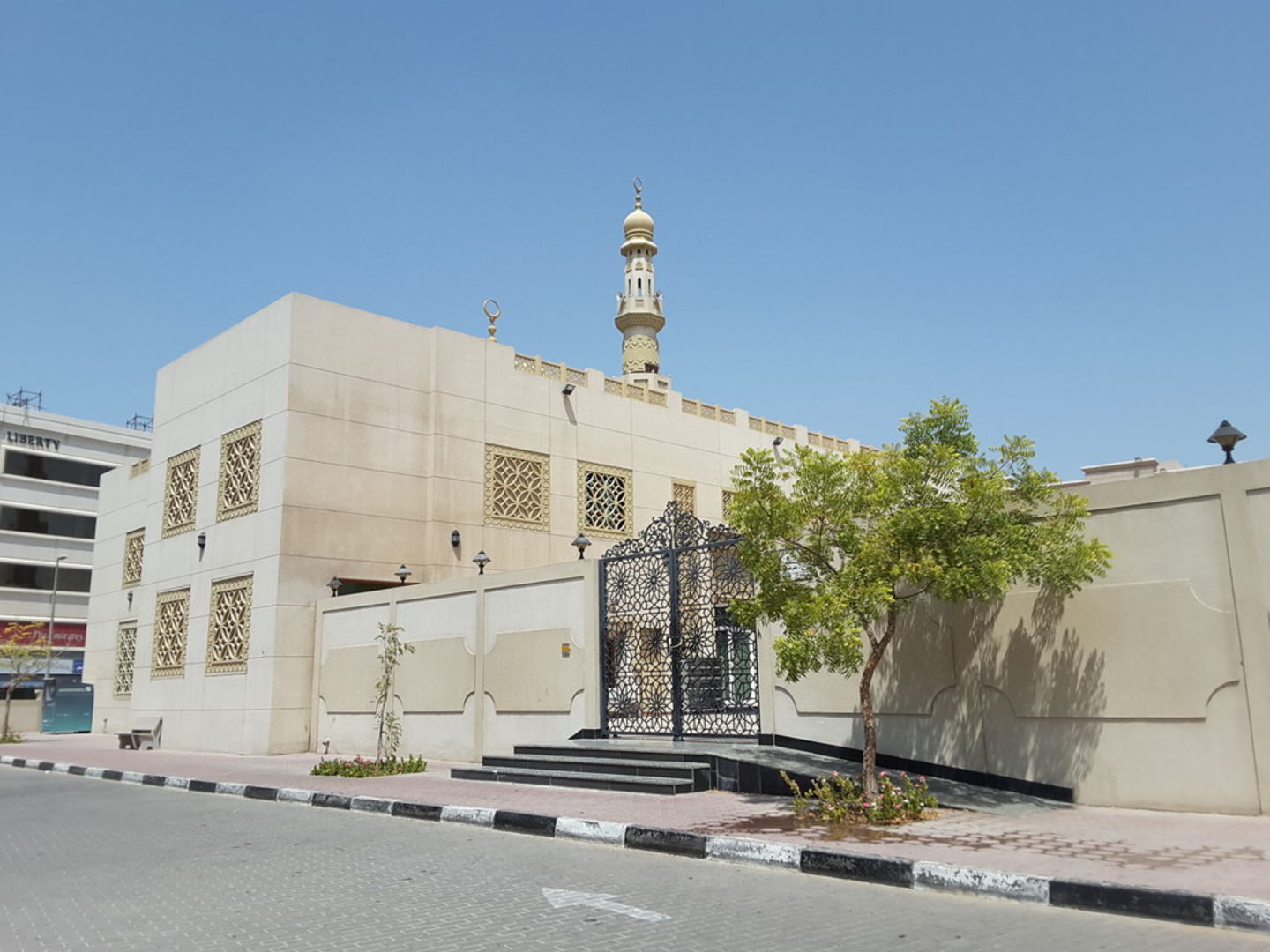 HiDubai-business-masjid-al-garhoud-others-religious-centres-al-garhoud-dubai-2