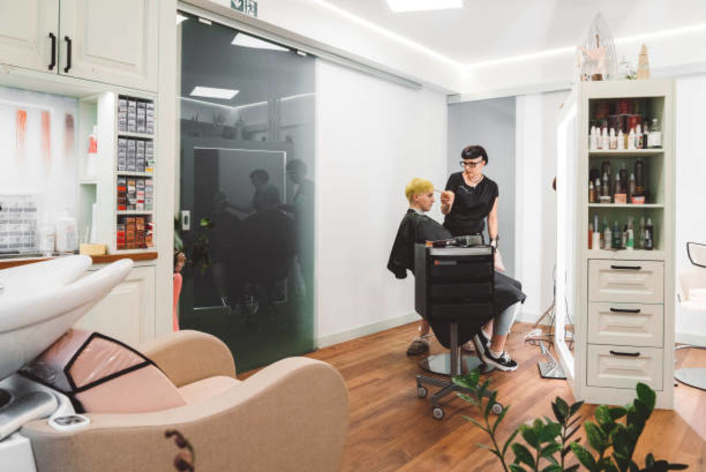 HiDubai-business-the-bespoke-corner-men-home-tailoring-business-bay-dubai