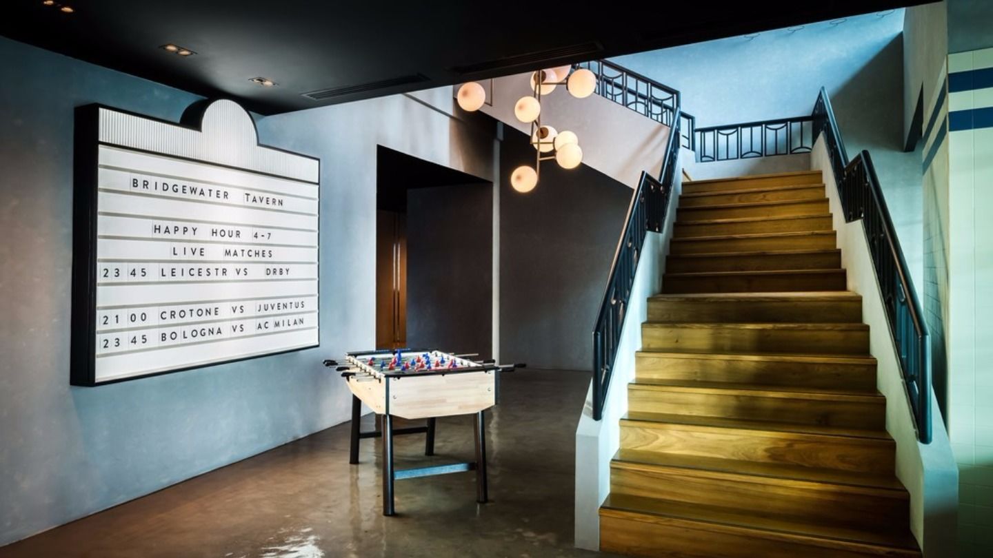 HiDubai-business-bridgewater-tavern-food-beverage-restaurants-bars-business-bay-dubai-2