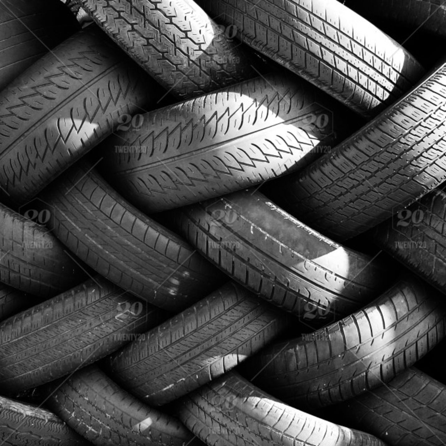 HiDubai-business-al-dobowi-tyres-oil-services-transport-vehicle-services-car-assistance-repair-al-quoz-industrial-1-dubai-2