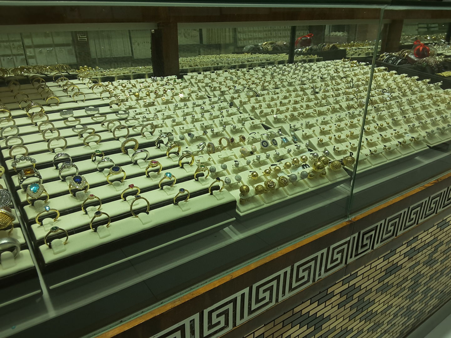 HiDubai-business-g-b-jewellers-shopping-jewellery-precious-stones-al-buteen-dubai-2