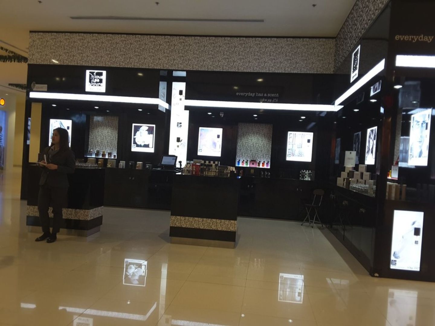 HiDubai-business-tous-les-jous-shopping-beauty-cosmetics-stores-umm-nahad-1-dubai