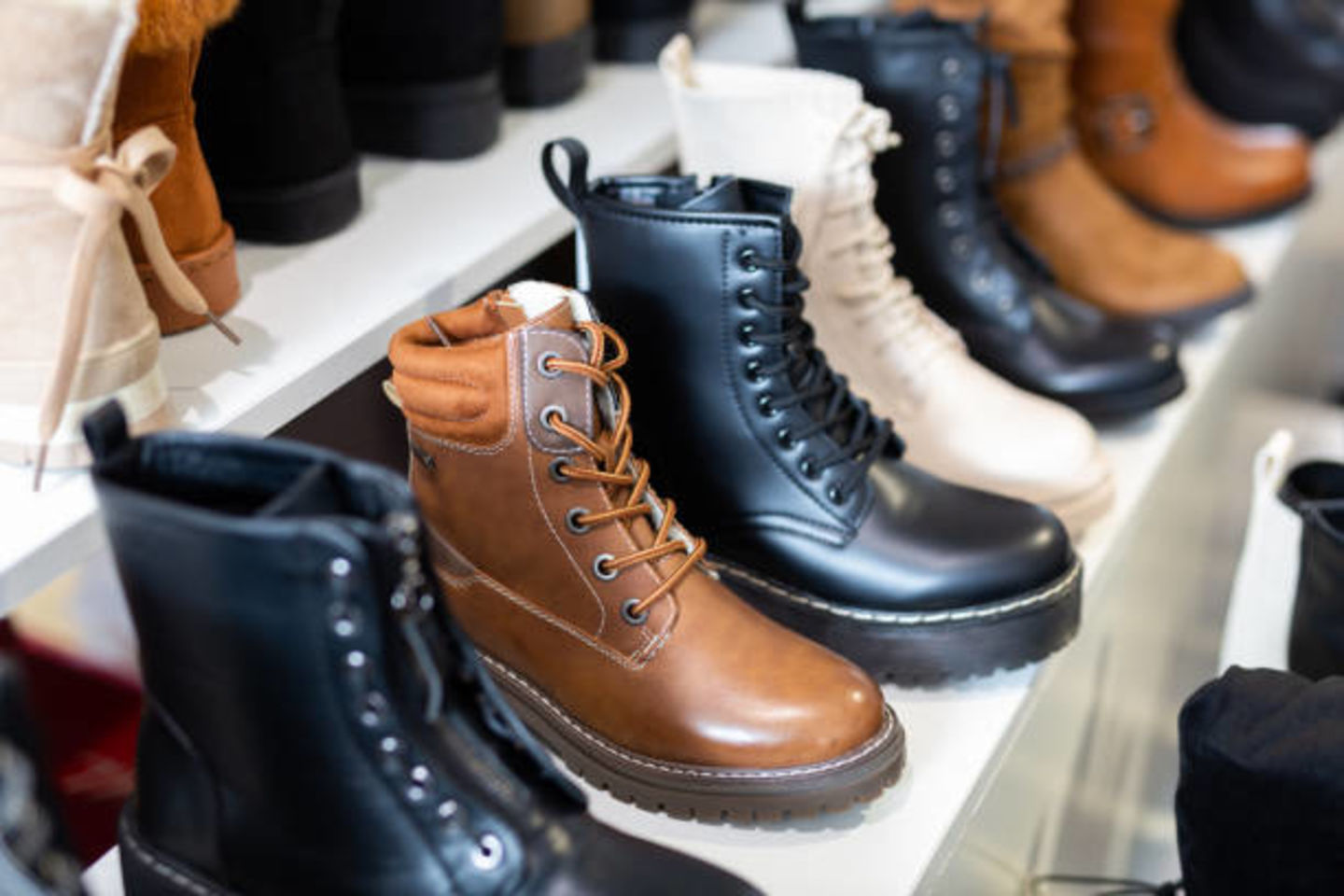 HiDubai-business-big-show-shoe-trading-shopping-footwear-al-buteen-dubai