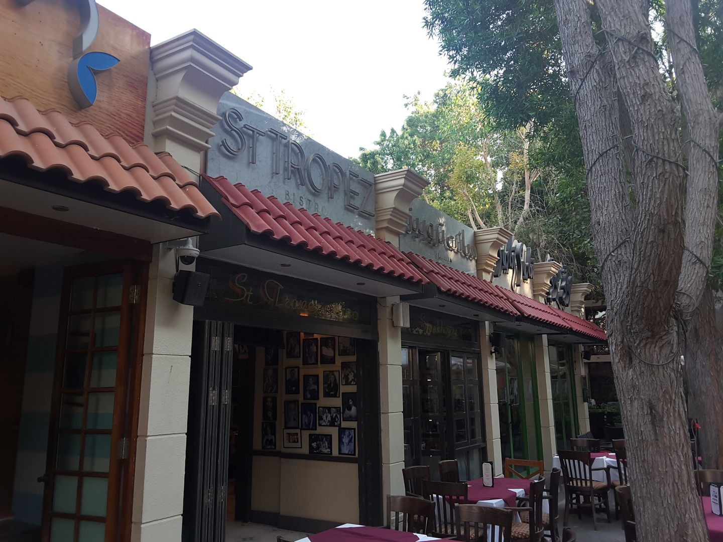 HiDubai-business-st-tropez-bistro-food-beverage-restaurants-bars-al-garhoud-dubai-2