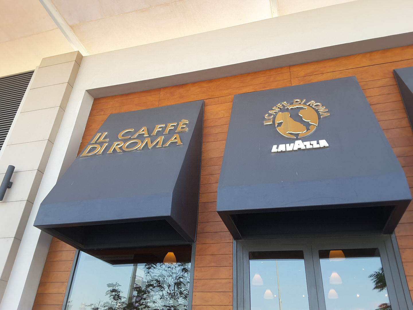 HiDubai-business-il-caffe-di-roma-la-vazza-food-beverage-coffee-shops-jumeirah-1-dubai-2