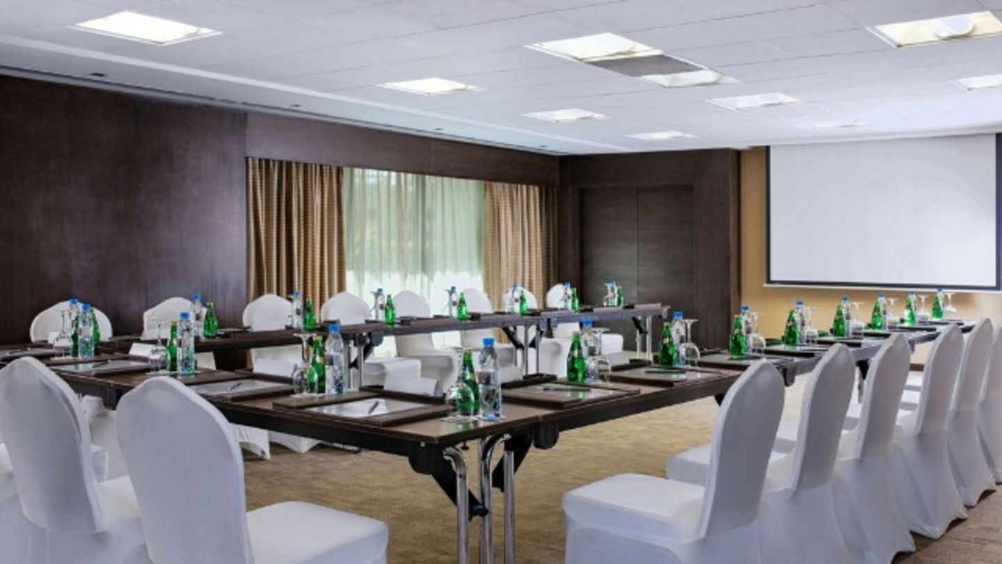 HiDubai-business-shekha-meeting-room-b2b-services-business-incubators-and-co-working-spaces-al-barsha-1-dubai