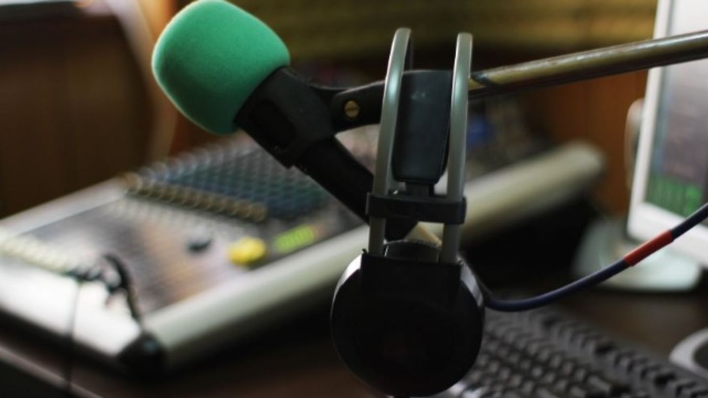 HiDubai-business-radio-shoma-93-4-fm-vocational-services-audio-video-production-dubai-media-city-al-sufouh-2-dubai