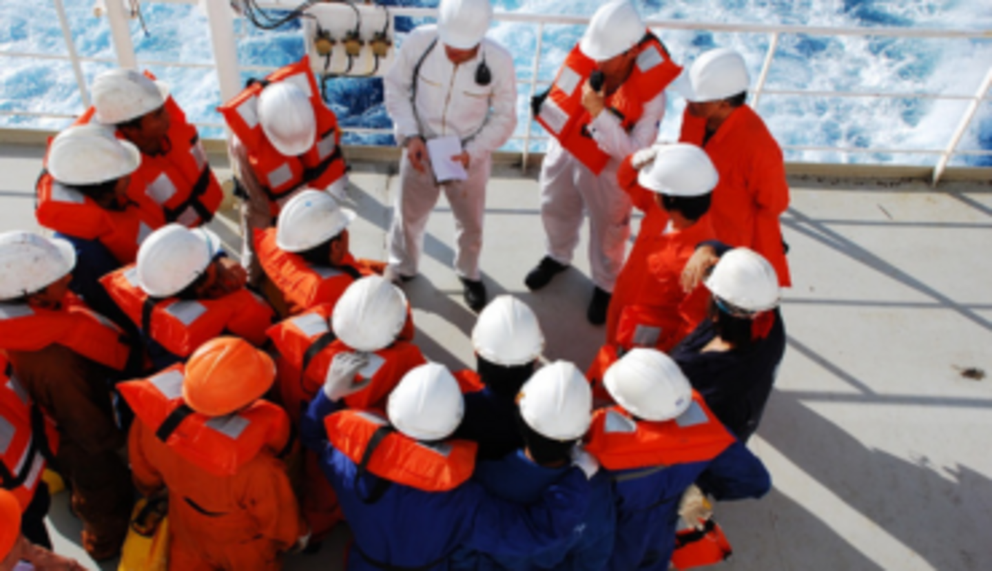 HiDubai-business-arka-global-marine-services-shipping-logistics-marine-services-al-muraqqabat-dubai