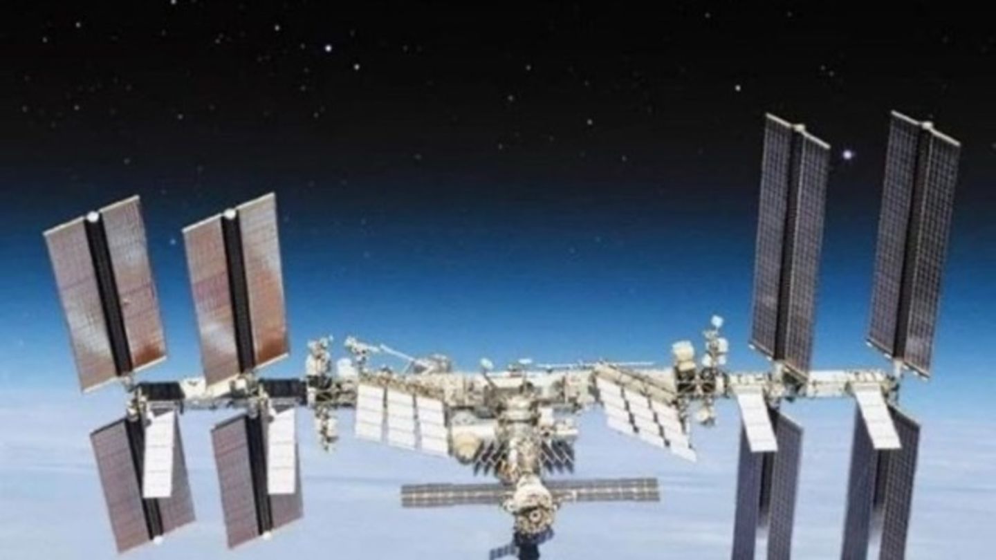 HiDubai-business-orbital-space-satellite-services-new-economy-space-tech-port-saeed-dubai