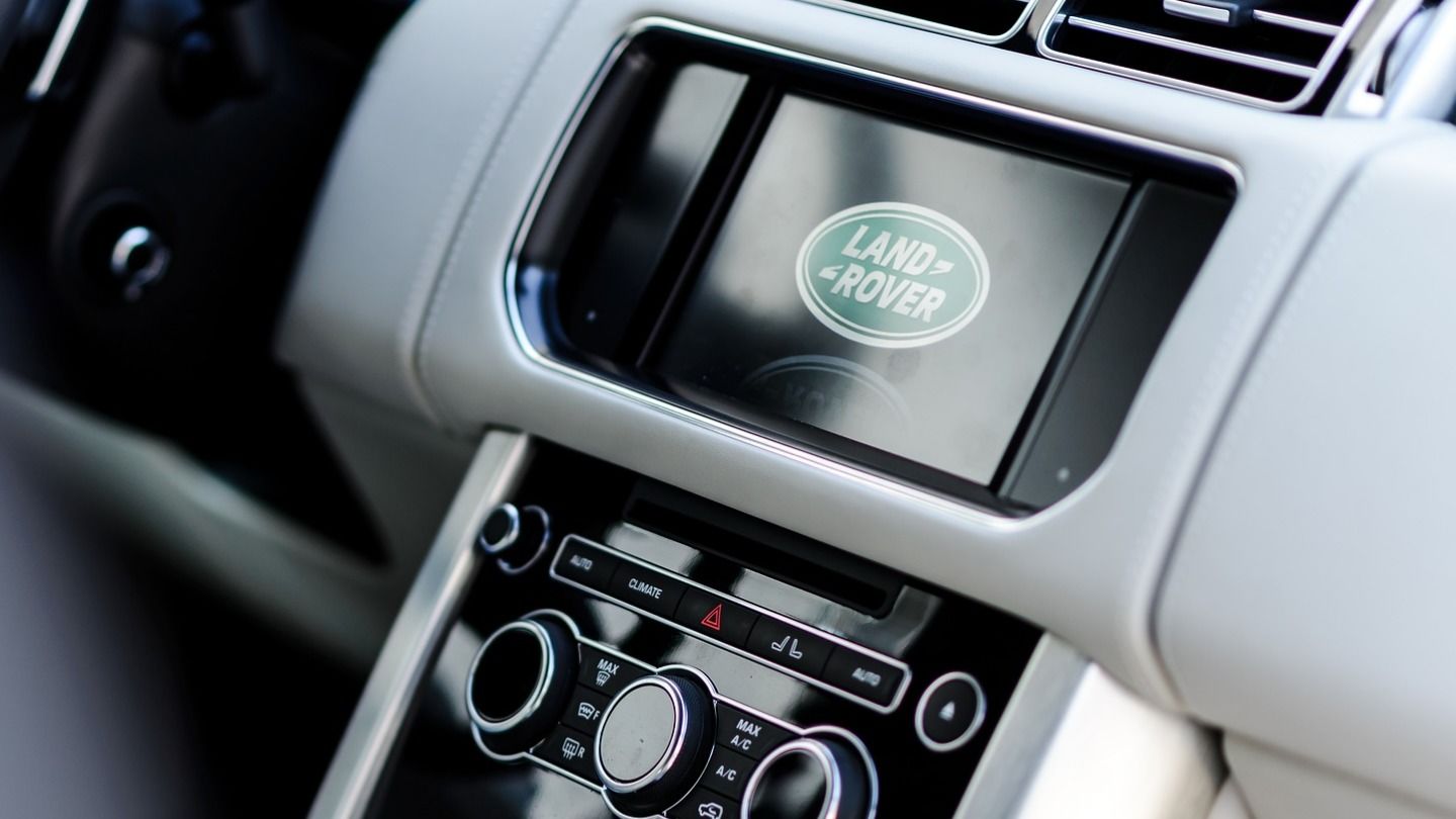 HiDubai-business-al-tayer-motors-land-rover-showroom-transport-vehicle-services-car-showrooms-service-centres-al-quoz-industrial-1-dubai-2