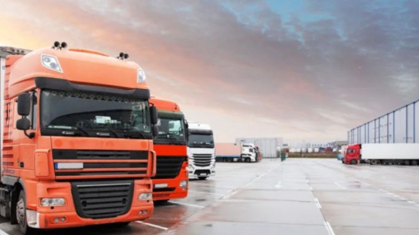 HiDubai-business-eagle-mountain-shipping-logistics-air-cargo-services-dubai-airport-free-zone-dubai-international-airport-dubai