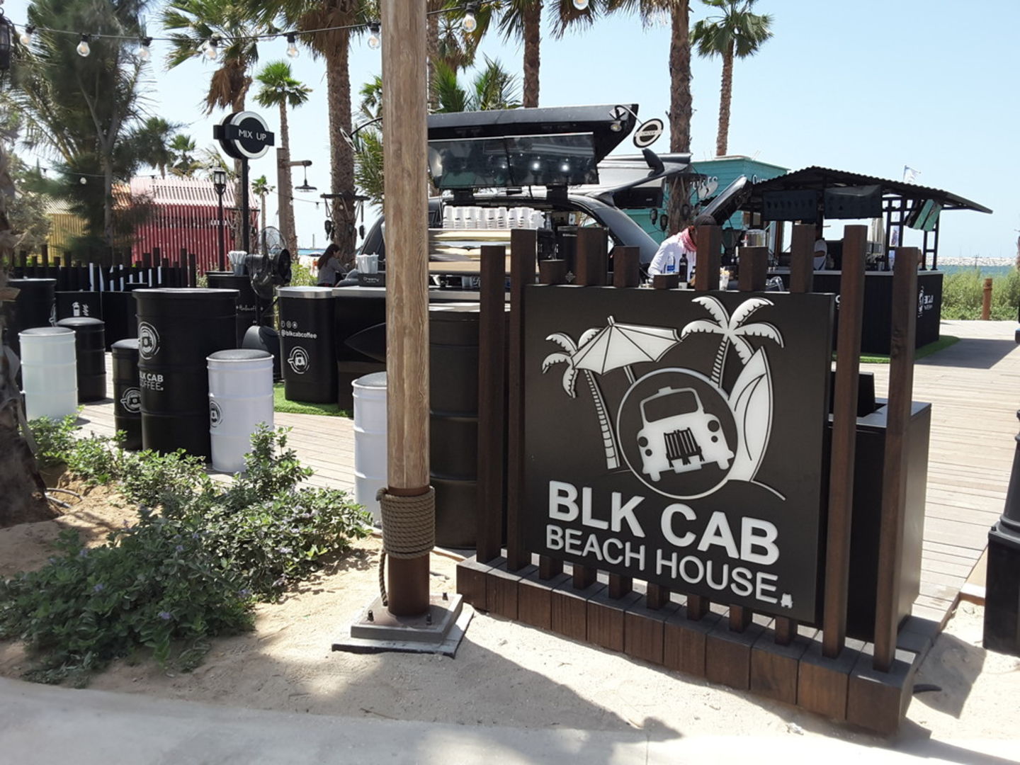 HiDubai-business-blk-cab-beach-house-food-beverage-coffee-shops-jumeirah-1-dubai-2