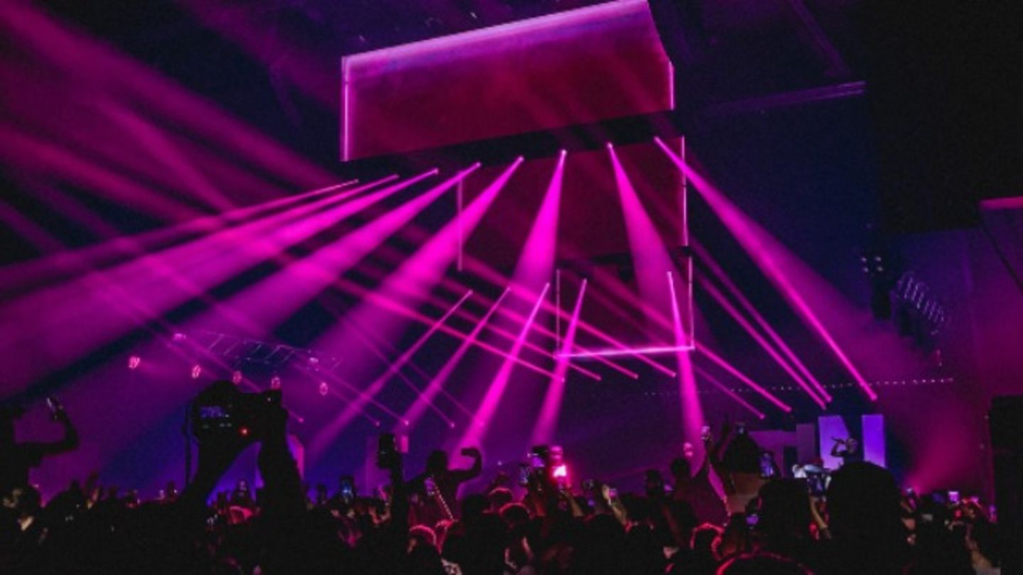 HiDubai-business-asian-cheska-night-club-leisure-culture-nightclubs-al-muteena-dubai