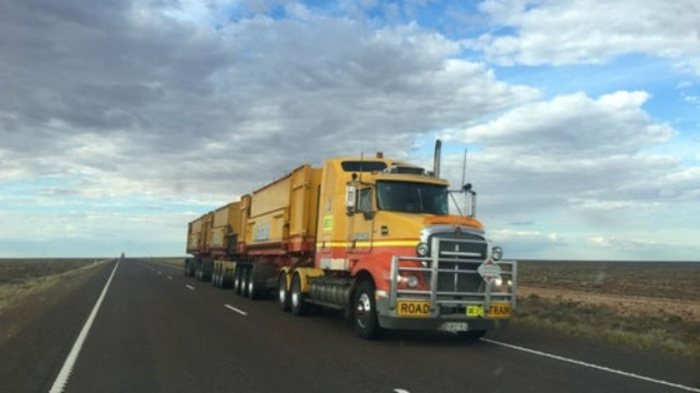 HiDubai-business-amir-raza-transport-shipping-logistics-road-cargo-services-al-khabaisi-dubai