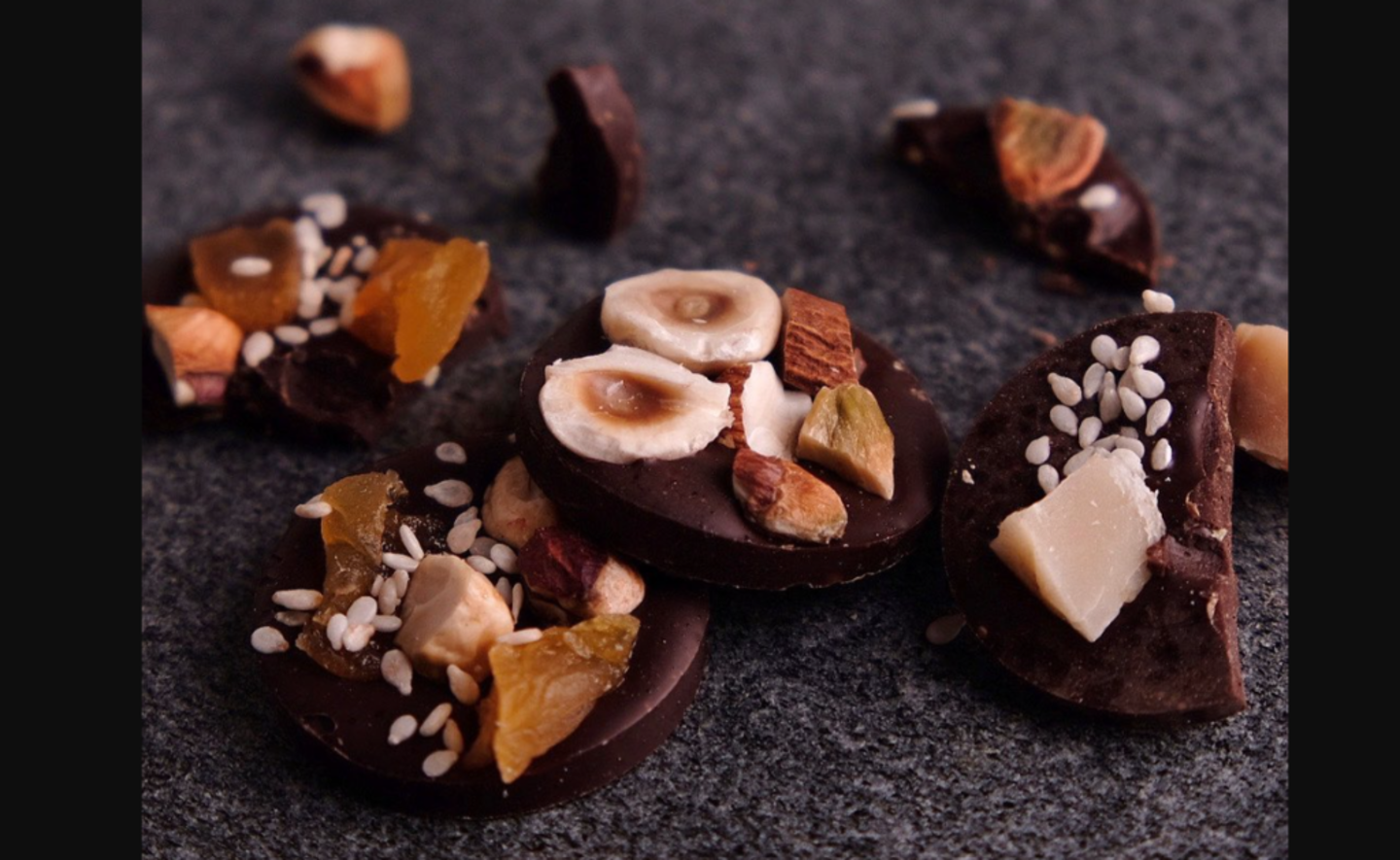 HiDubai-business-leaves-chocolate-shopping-souvenirs-gifts-al-wasl-dubai