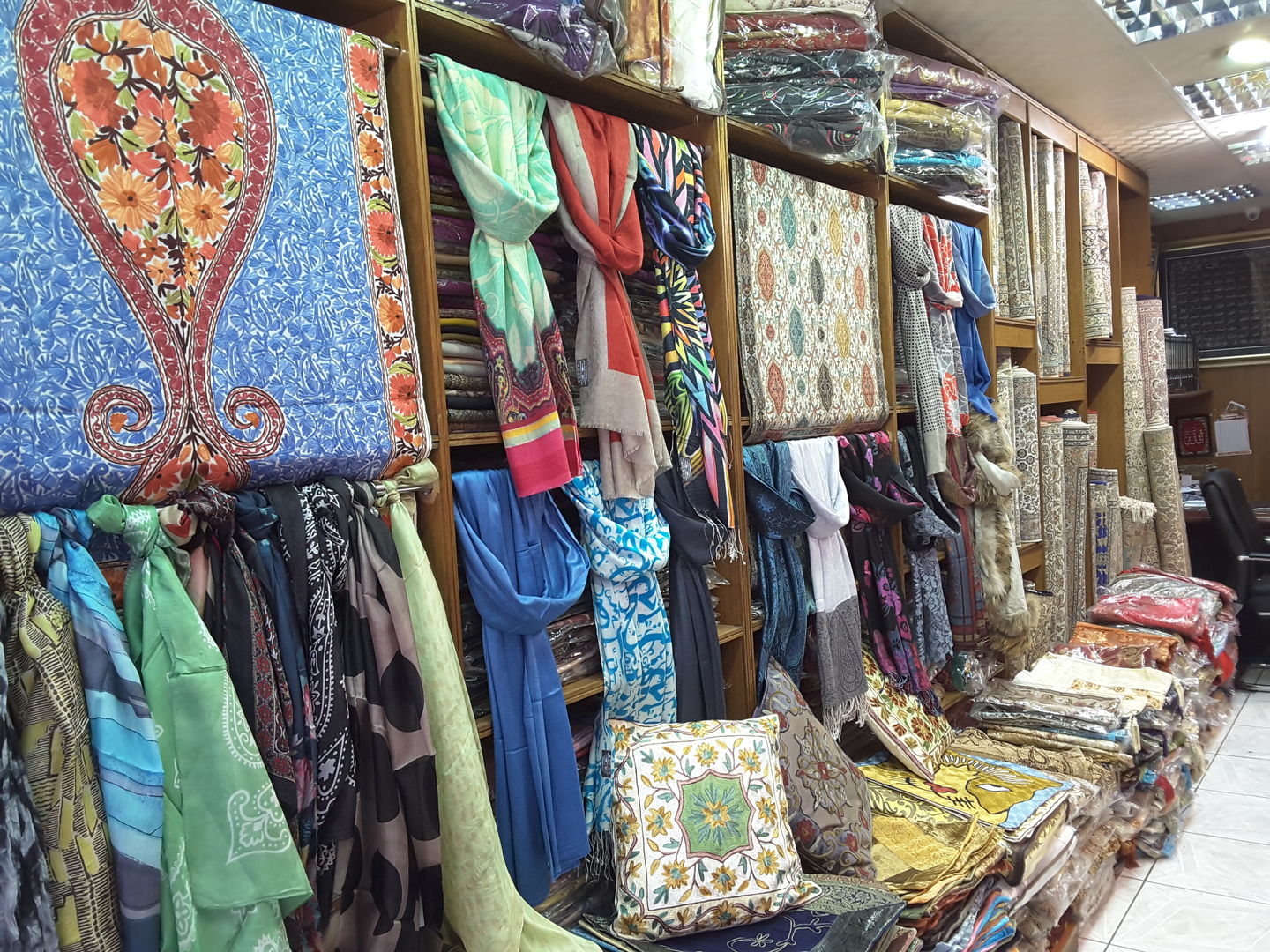HiDubai-business-bhat-shawl-house-shopping-apparel-al-ras-dubai-2